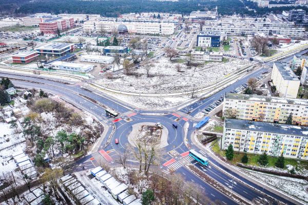 Rondo Toruńskich Polarników uroczystość nadania imienia (3.12.2025) [fot. Andrzej Romański] Kliknij, aby powiększyć zdjęcie