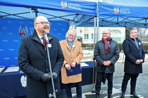 Rondo Toruńskich Polarników uroczystość nadania imienia (3.12.2025) [fot. Andrzej Romański] Kliknij, aby powiększyć zdjęcie