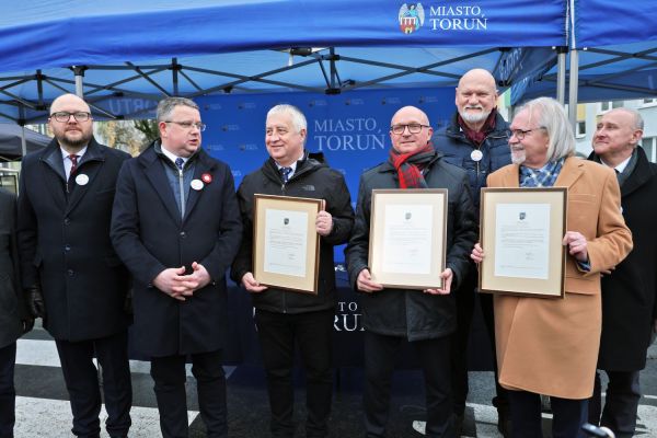 Rondo Toruńskich Polarników uroczystość nadania imienia (3.12.2025) [fot. Andrzej Romański] Kliknij, aby powiększyć zdjęcie