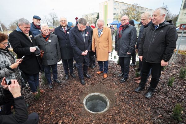 Rondo Toruńskich Polarników uroczystość nadania imienia (3.12.2025) [fot. Andrzej Romański] Kliknij, aby powiększyć zdjęcie