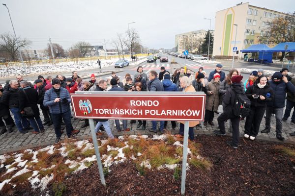 Rondo Toruńskich Polarników uroczystość nadania imienia (3.12.2025) [fot. Andrzej Romański] Kliknij, aby powiększyć zdjęcie