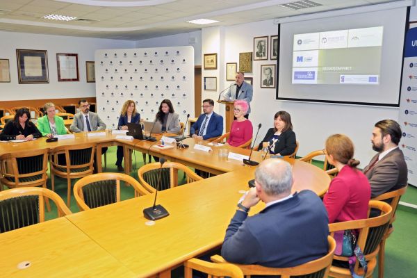  Click to enlarge image