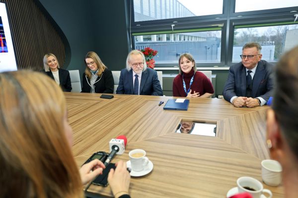 Umowa z firmą EXEA (9.12.2025) [fot. Andrzej Romański] Kliknij, aby powiększyć zdjęcie