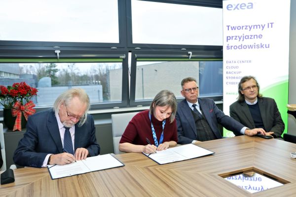 Umowa z firmą EXEA (9.12.2025) [fot. Andrzej Romański] Kliknij, aby powiększyć zdjęcie