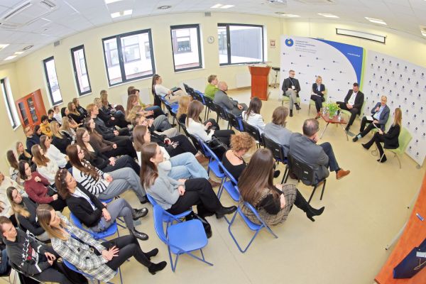 Panel ekspercki dotyczący gospodarki obiegu zamkniętego [fot. Andrzej Romański] Kliknij, aby powiększyć zdjęcie