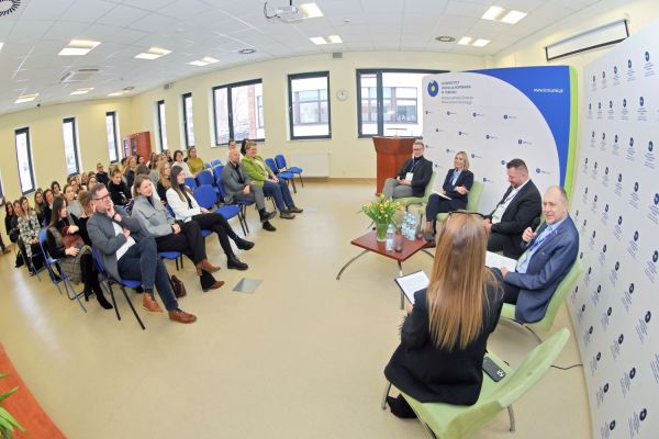 Panel ekspercki dotyczący gospodarki obiegu zamkniętego [fot. Andrzej Romański] Kliknij, aby powiększyć zdjęcie