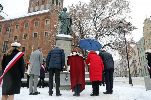 Święto Uniwersytetu w 548. urodziny Mikołaja Kopernika (19.02.2021) [fot. Andrzej Romański] Kliknij, aby powiększyć zdjęcie