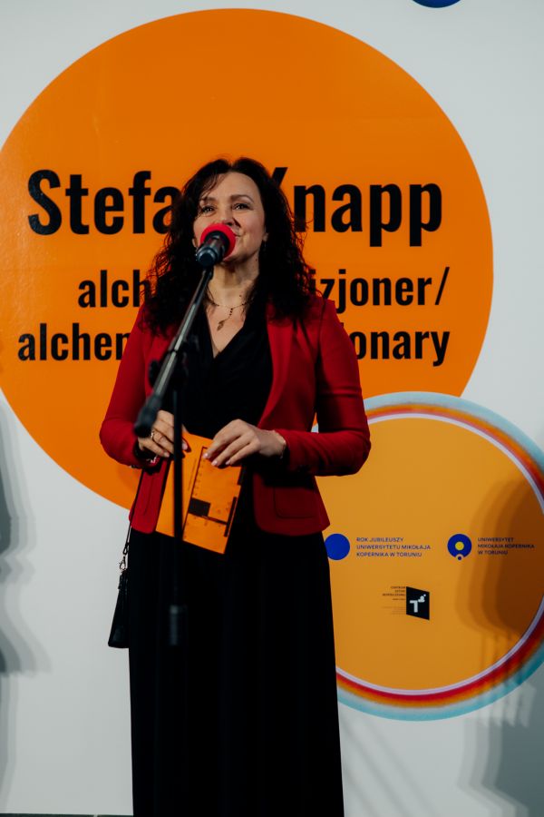 Wernisaż wystawy Stefan Knapp – alchemik i wizjoner [fot. Katarzyna Szymańska / Centrum Sztuki Współczesnej "Znaki Czasu" w Toruniu] Kliknij, aby powiększyć zdjęcie