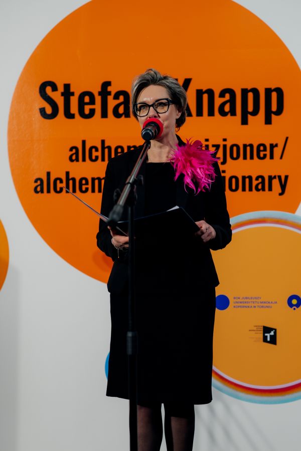 Wernisaż wystawy Stefan Knapp – alchemik i wizjoner [fot. Katarzyna Szymańska / Centrum Sztuki Współczesnej "Znaki Czasu" w Toruniu] Kliknij, aby powiększyć zdjęcie