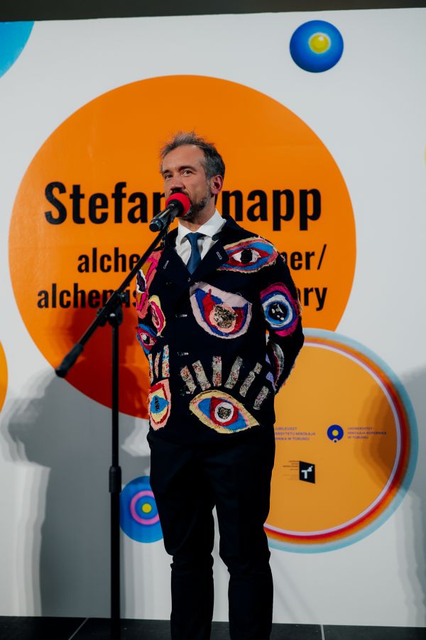 Wernisaż wystawy Stefan Knapp – alchemik i wizjoner [fot. Katarzyna Szymańska / Centrum Sztuki Współczesnej "Znaki Czasu" w Toruniu] Kliknij, aby powiększyć zdjęcie