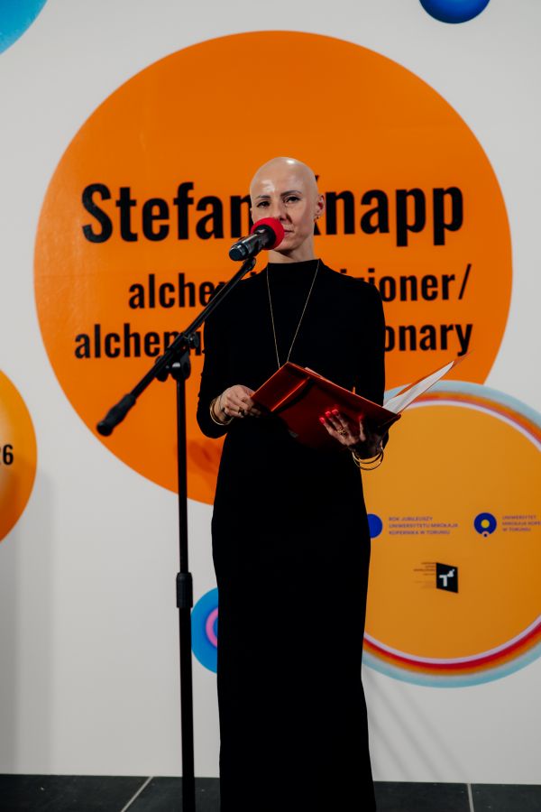 Wernisaż wystawy Stefan Knapp – alchemik i wizjoner [fot. Katarzyna Szymańska / Centrum Sztuki Współczesnej "Znaki Czasu" w Toruniu] Kliknij, aby powiększyć zdjęcie