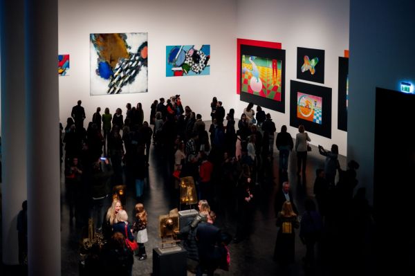 Wernisaż wystawy Stefan Knapp – alchemik i wizjoner [fot. Katarzyna Szymańska / Centrum Sztuki Współczesnej "Znaki Czasu" w Toruniu] Kliknij, aby powiększyć zdjęcie