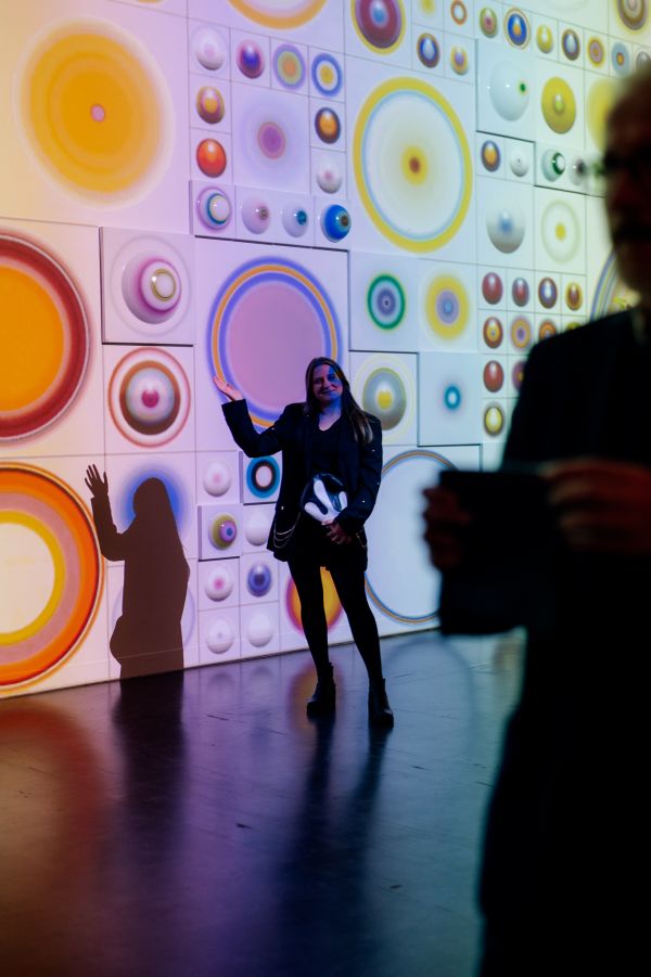 Wernisaż wystawy Stefan Knapp – alchemik i wizjoner [fot. Katarzyna Szymańska / Centrum Sztuki Współczesnej "Znaki Czasu" w Toruniu] Kliknij, aby powiększyć zdjęcie