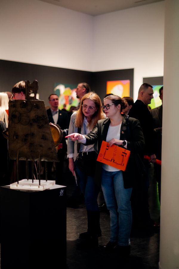 Wernisaż wystawy Stefan Knapp – alchemik i wizjoner [fot. Katarzyna Szymańska / Centrum Sztuki Współczesnej "Znaki Czasu" w Toruniu] Kliknij, aby powiększyć zdjęcie