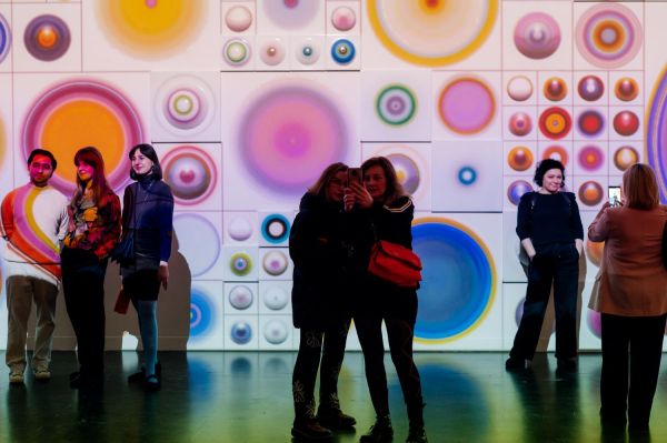 Wernisaż wystawy Stefan Knapp – alchemik i wizjoner [fot. Katarzyna Szymańska / Centrum Sztuki Współczesnej "Znaki Czasu" w Toruniu] Kliknij, aby powiększyć zdjęcie