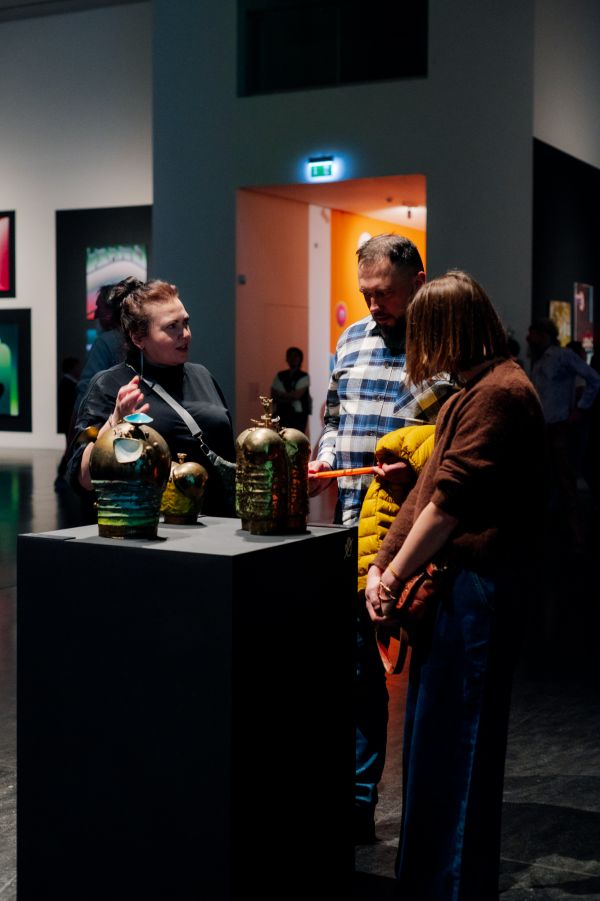 Wernisaż wystawy Stefan Knapp – alchemik i wizjoner [fot. Katarzyna Szymańska / Centrum Sztuki Współczesnej "Znaki Czasu" w Toruniu] Kliknij, aby powiększyć zdjęcie