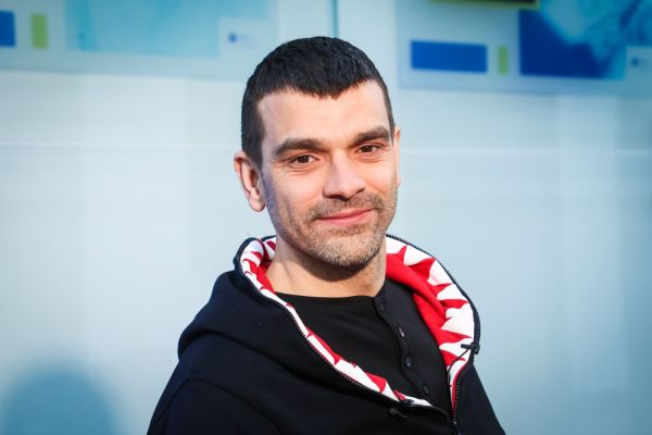 Piotr Wcisło z zespołem fizyków  (marzec 2026) [fot. Andrzej Romański] Kliknij, aby powiększyć zdjęcie