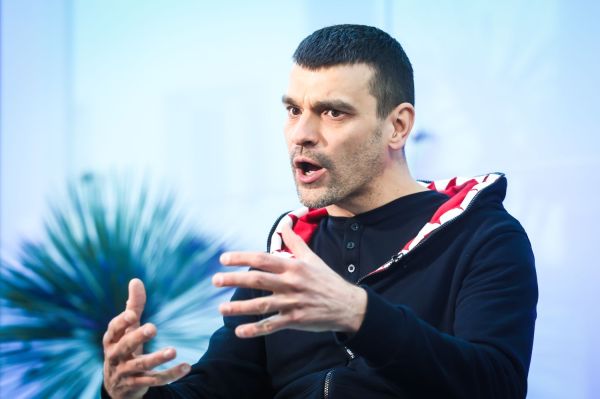 Piotr Wcisło z zespołem fizyków  (marzec 2026) [fot. Andrzej Romański] Kliknij, aby powiększyć zdjęcie