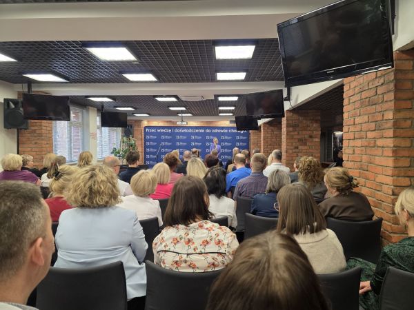 Wręczenie certyfikatu akredytacyjnego dla Szpital Uniwersytecki nr 2 im. dr. Jana Biziela [fot.  Nadesłane] Kliknij, aby powiększyć zdjęcie