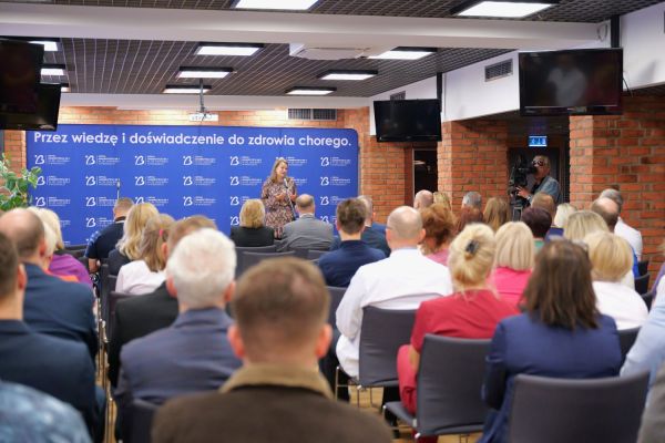 Wręczenie certyfikatu akredytacyjnego dla Szpital Uniwersytecki nr 2 im. dr. Jana Biziela [fot.  Nadesłane] Kliknij, aby powiększyć zdjęcie
