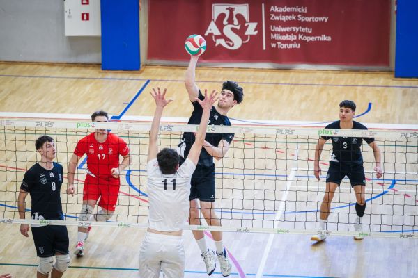 54. Turniej Kopernikański  w siatkówkę (13-15.03.2026, Uniwersyteckie Centrum Sportowe) [fot. Andrzej Romański] Kliknij, aby powiększyć zdjęcie