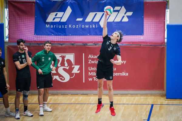 54. Turniej Kopernikański  w siatkówkę (13-15.03.2026, Uniwersyteckie Centrum Sportowe) [fot. Andrzej Romański] Kliknij, aby powiększyć zdjęcie