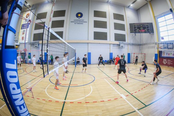 54. Turniej Kopernikański  w siatkówkę (13-15.03.2026, Uniwersyteckie Centrum Sportowe) [fot. Andrzej Romański] Kliknij, aby powiększyć zdjęcie