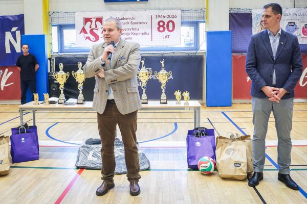 54. Turniej Kopernikański  w siatkówkę (13-15.03.2026, Uniwersyteckie Centrum Sportowe) [fot. Andrzej Romański] Kliknij, aby powiększyć zdjęcie