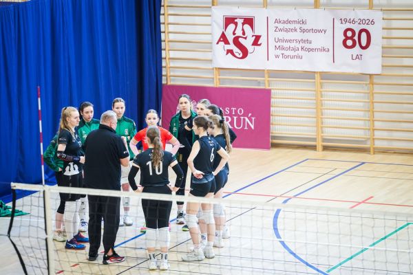 54. Turniej Kopernikański  w siatkówkę (13-15.03.2026, Uniwersyteckie Centrum Sportowe) [fot. Andrzej Romański] Kliknij, aby powiększyć zdjęcie