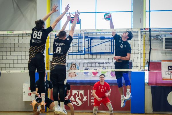 54. Turniej Kopernikański  w siatkówkę (13-15.03.2026, Uniwersyteckie Centrum Sportowe) [fot. Andrzej Romański] Kliknij, aby powiększyć zdjęcie