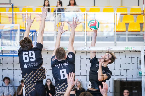 54. Turniej Kopernikański  w siatkówkę (13-15.03.2026, Uniwersyteckie Centrum Sportowe) [fot. Andrzej Romański] Kliknij, aby powiększyć zdjęcie