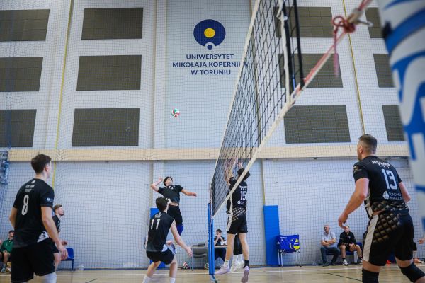 54. Turniej Kopernikański  w siatkówkę (13-15.03.2026, Uniwersyteckie Centrum Sportowe) [fot. Andrzej Romański] Kliknij, aby powiększyć zdjęcie
