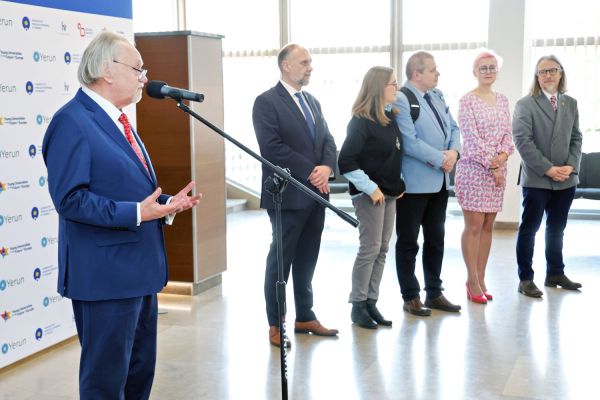  Kliknij, aby powiększyć zdjęcie