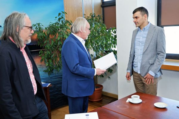  Click to enlarge image