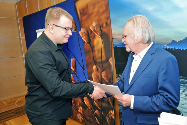  Click to enlarge image