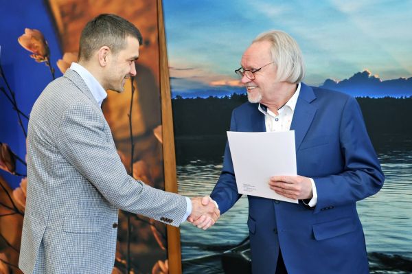  Click to enlarge image