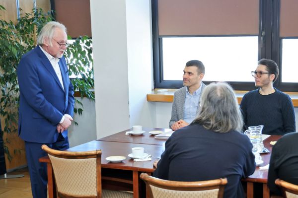  Click to enlarge image