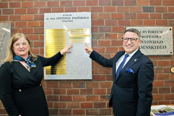 Wykład im prof. Antoniego Basińskiego prof. Teofila Jesionowskiego (Wydział Chemii, 8.04.2026) [fot. Andrzej Romański] Kliknij, aby powiększyć zdjęcie