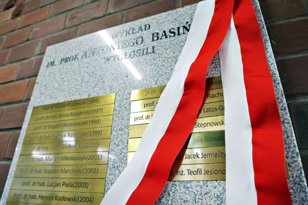 Wykład im prof. Antoniego Basińskiego prof. Teofila Jesionowskiego (Wydział Chemii, 8.04.2026) [fot. Andrzej Romański] Kliknij, aby powiększyć zdjęcie
