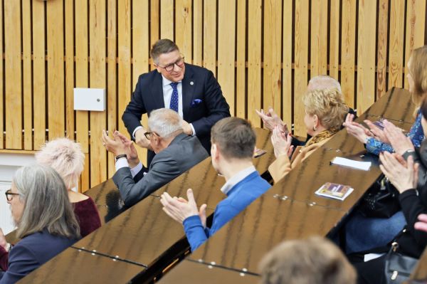 Wykład im prof. Antoniego Basińskiego prof. Teofila Jesionowskiego (Wydział Chemii, 8.04.2026) [fot. Andrzej Romański] Kliknij, aby powiększyć zdjęcie