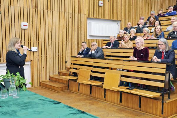 Wykład im prof. Antoniego Basińskiego prof. Teofila Jesionowskiego (Wydział Chemii, 8.04.2026) [fot. Andrzej Romański] Kliknij, aby powiększyć zdjęcie