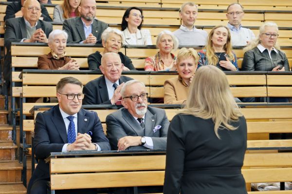 Wykład im prof. Antoniego Basińskiego prof. Teofila Jesionowskiego (Wydział Chemii, 8.04.2026) [fot. Andrzej Romański] Kliknij, aby powiększyć zdjęcie