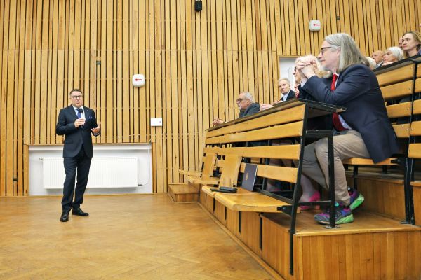 Wykład im prof. Antoniego Basińskiego prof. Teofila Jesionowskiego (Wydział Chemii, 8.04.2026) [fot. Andrzej Romański] Kliknij, aby powiększyć zdjęcie