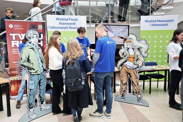 Gala Perspektyw Licea i Technika (Collegium Humanisticum, 15.04.2026) [fot. Andrzej Romański] Kliknij, aby powiększyć zdjęcie