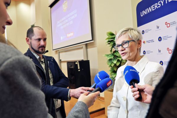 Gala Perspektyw Licea i Technika (Collegium Humanisticum, 15.04.2026) [fot. Andrzej Romański] Kliknij, aby powiększyć zdjęcie