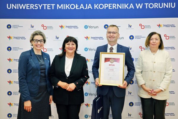 Gala Perspektyw Licea i Technika (Collegium Humanisticum, 15.04.2026) [fot. Andrzej Romański] Kliknij, aby powiększyć zdjęcie