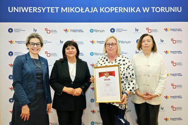 Gala Perspektyw Licea i Technika (Collegium Humanisticum, 15.04.2026) [fot. Andrzej Romański] Kliknij, aby powiększyć zdjęcie