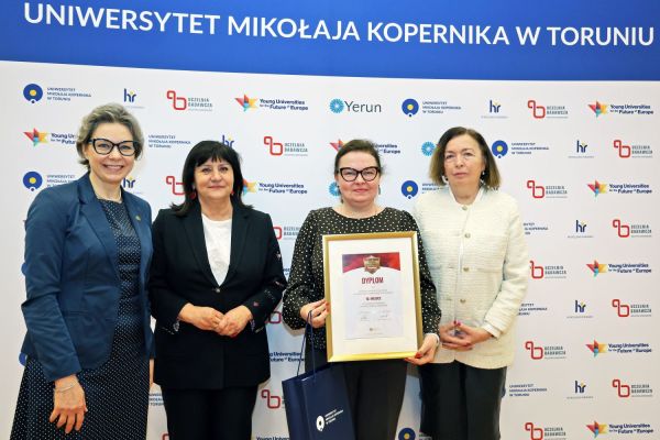 Gala Perspektyw Licea i Technika (Collegium Humanisticum, 15.04.2026) [fot. Andrzej Romański] Kliknij, aby powiększyć zdjęcie