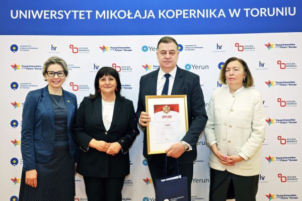 Gala Perspektyw Licea i Technika (Collegium Humanisticum, 15.04.2026) [fot. Andrzej Romański] Kliknij, aby powiększyć zdjęcie