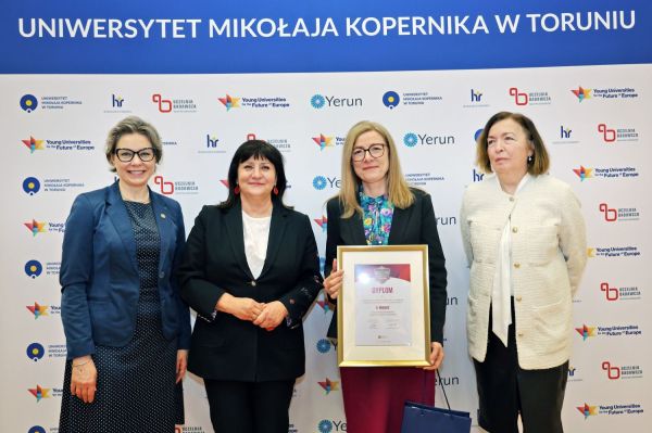 Gala Perspektyw Licea i Technika (Collegium Humanisticum, 15.04.2026) [fot. Andrzej Romański] Kliknij, aby powiększyć zdjęcie